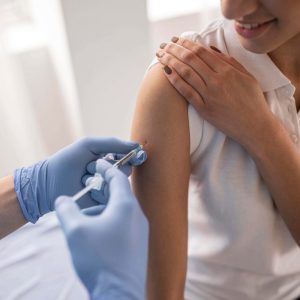 operativo vacunacion los angeles brazo mujer vacuna vacunatorio israel